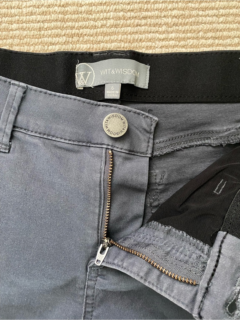 Wit & Wisdom Shorts Dark Gray Roll-Cuff Women's Size 6 - Picture 3 of 5